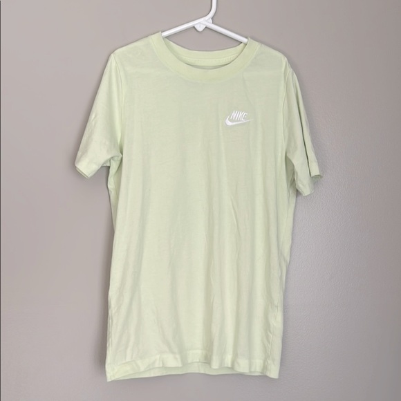 Nike Green Short Sleeve Essential Tee - Picture 1 of 4